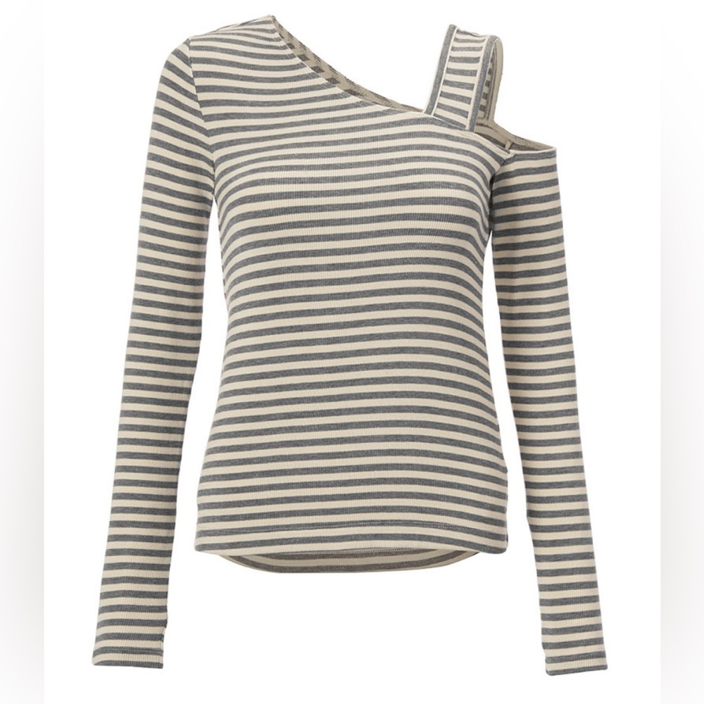 Cabi Dare Tee (Sooo soft) - Picture 5 of 6